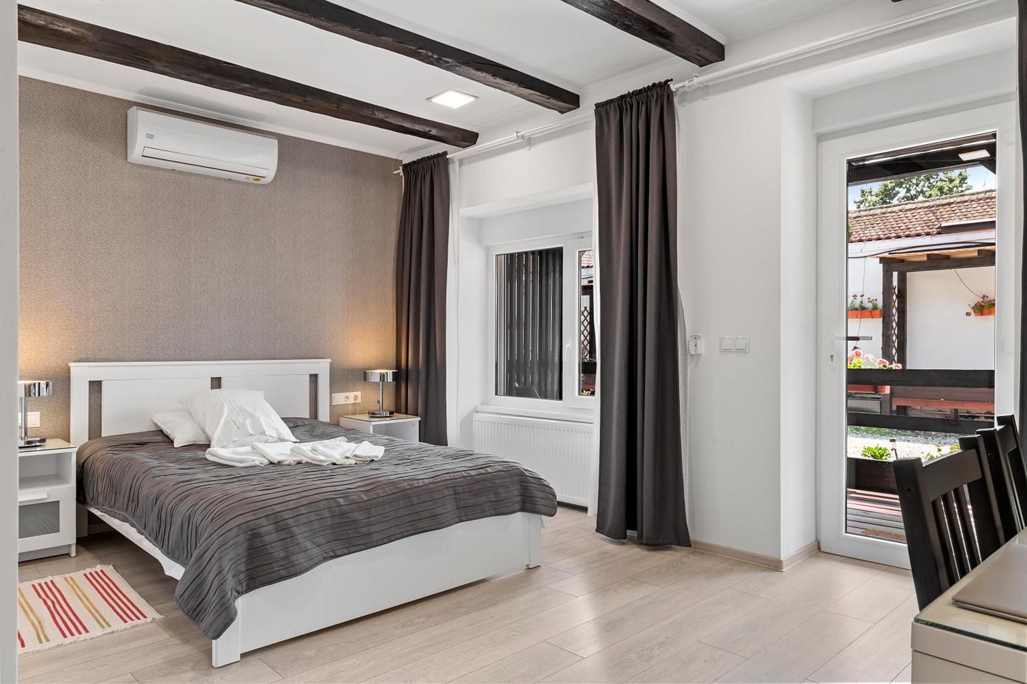 Guest house Pensiunea Alina 